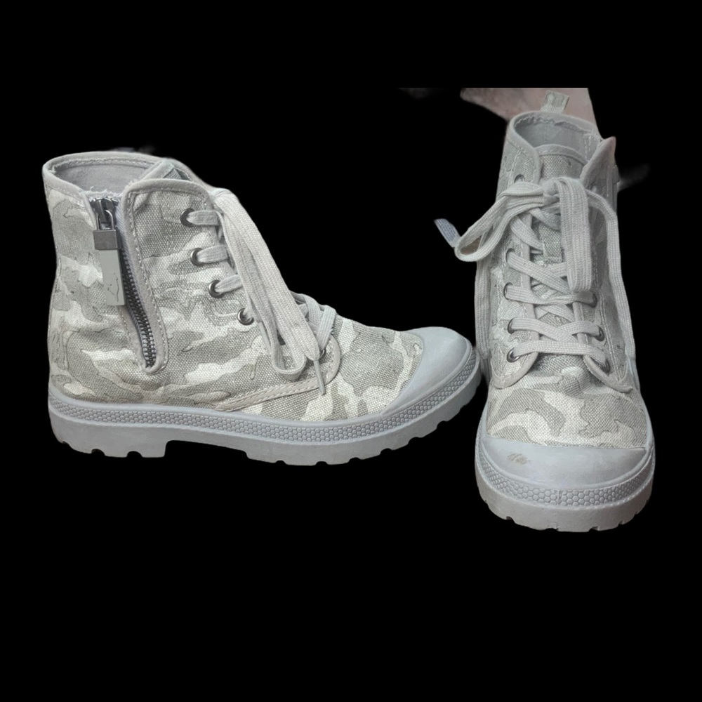 Rocket Dog Grey Camo Hightop Boots